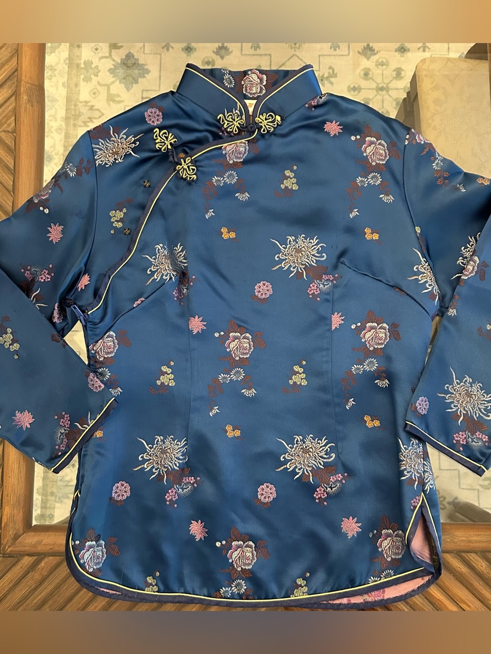 Traditional Chinese silk shirt size S